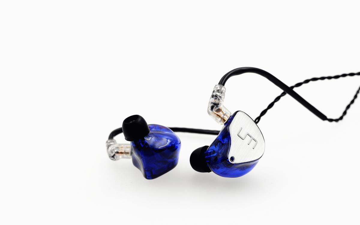 AKG最新款，引領(lǐng)潮流的音樂(lè )盛宴體驗