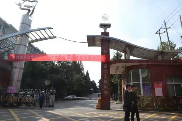 信陽(yáng)車(chē)禍背后的故事，小巷美食寶藏與意外瞬間揭秘