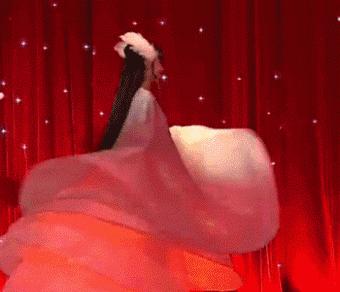 小彩旗的最新圖片，展現學(xué)習之旅中的成長(cháng)與自信之源