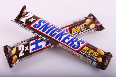 士力架最新廣告臺詞，時(shí)代印記的力量之源