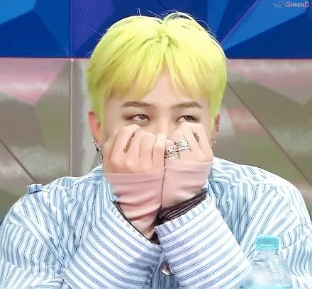 耐克最新海報引領(lǐng)運動(dòng)風(fēng)尚，激發(fā)無(wú)限潛能，展示時(shí)尚力量