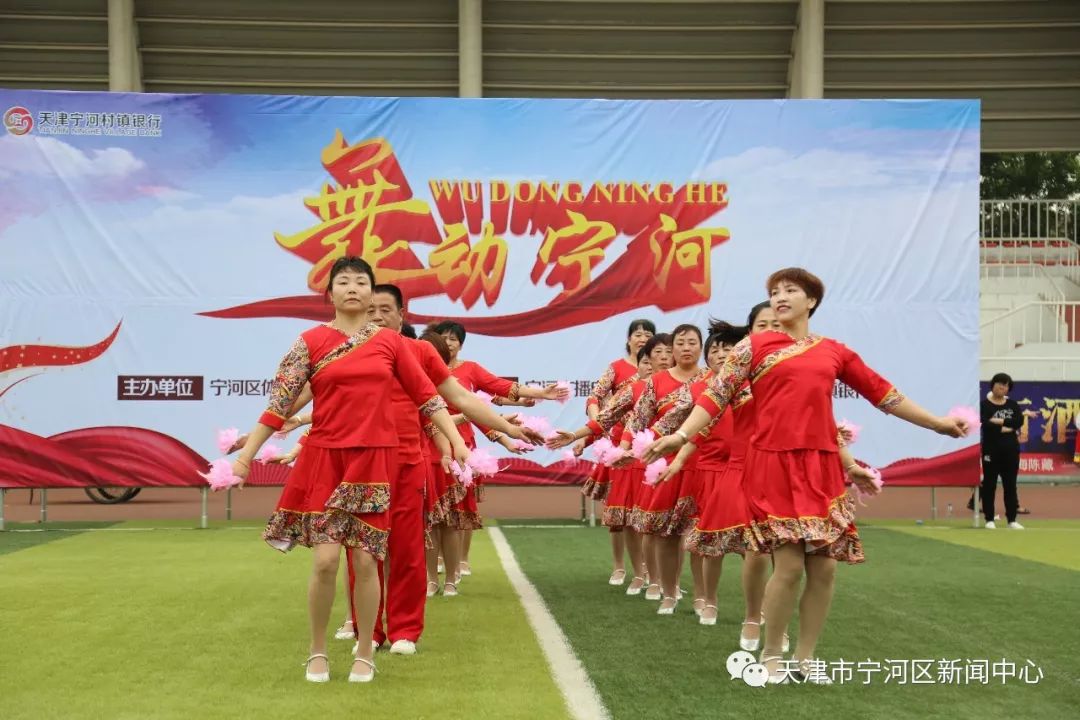 雪山姑娘的獨特風(fēng)情，最新水兵舞在小巷深處的展現