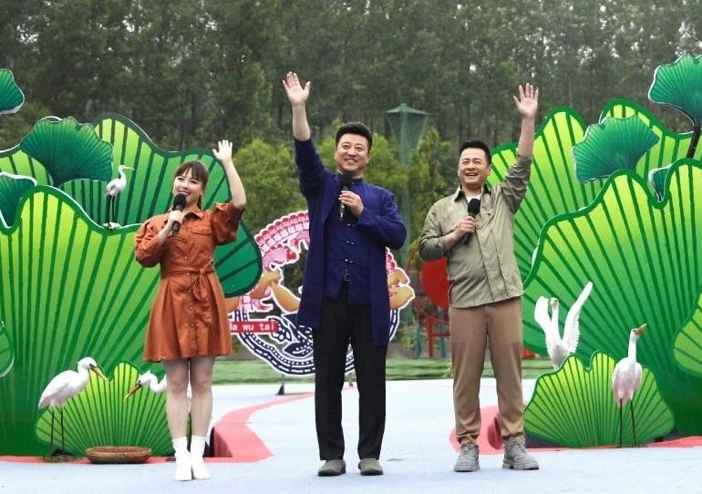 新浪最新消息，友情與家庭的溫馨日常時(shí)刻