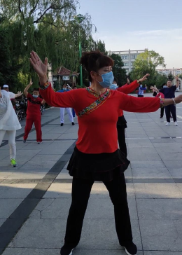 最新廣場(chǎng)舞火了，美了美了舞動(dòng)風(fēng)采