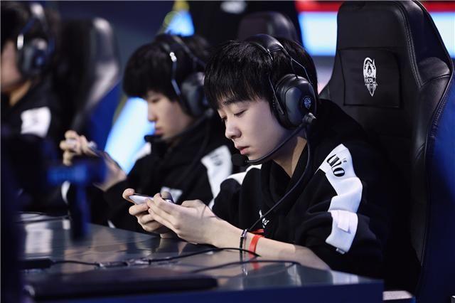 KPL秋季賽最新戰報，賽場(chǎng)風(fēng)云激蕩，觀(guān)點(diǎn)探析全面呈現