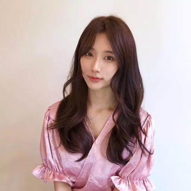 2024中長(cháng)發(fā)最新發(fā)型女，指南與步驟詳解，打造時(shí)尚發(fā)型！