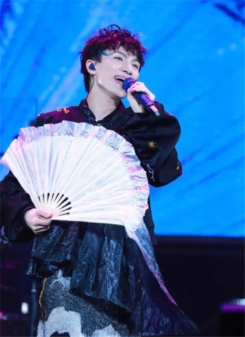 火花最新歌曲，自然美景之旅，探尋內心的平和寧靜