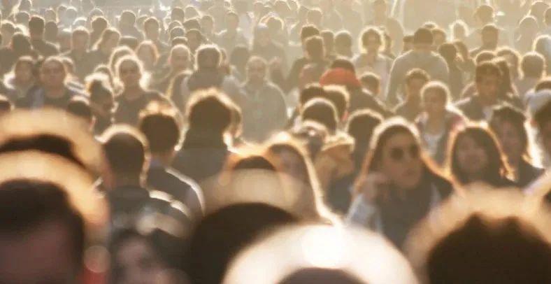 最新疫情復陽(yáng)背景下，變化中的學(xué)習與自信成就的力量鑄就新篇章