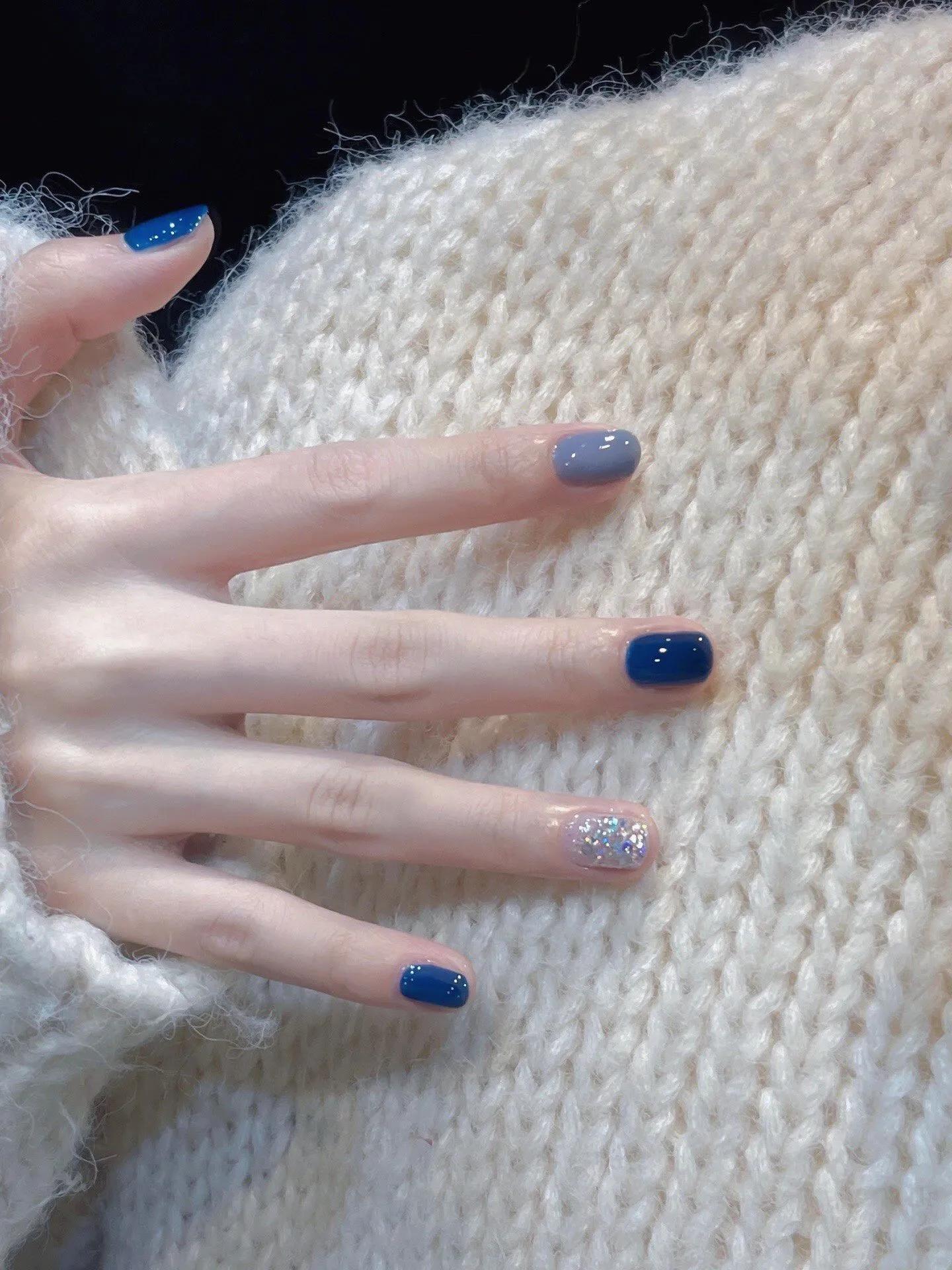 最新美甲時(shí)尚，愛(ài)的色彩與日常陪伴的魅力