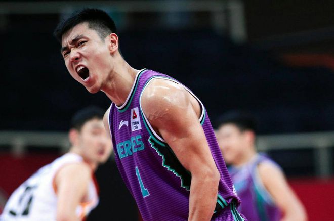 高詩(shī)巖最新動(dòng)態(tài)，籃球新星閃耀賽場(chǎng)，影響力持續擴大