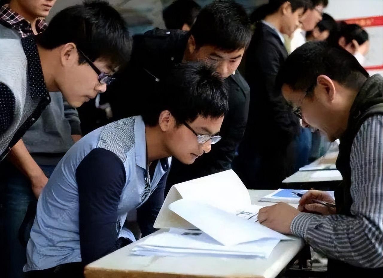 鐵路薪資改革邁入新時(shí)代，科技重塑未來(lái)，最新動(dòng)態(tài)揭示變革趨勢