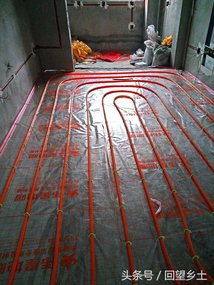 關(guān)于地暖安裝價(jià)格的觀(guān)點(diǎn)探討，全面解析裝地暖的費用與考量因素