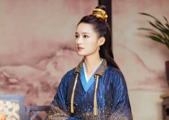 演員李齡，與自然美景的邂逅與內心寧靜之旅