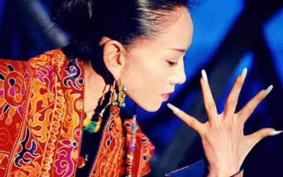 楊麗萍最新近照曝光，如何獲取并評價(jià)舞蹈巨星的最新照片？