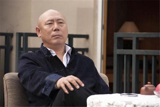 李成儒，從舞臺到熒屏的自信蛻變與成就感滿(mǎn)滿(mǎn)之路