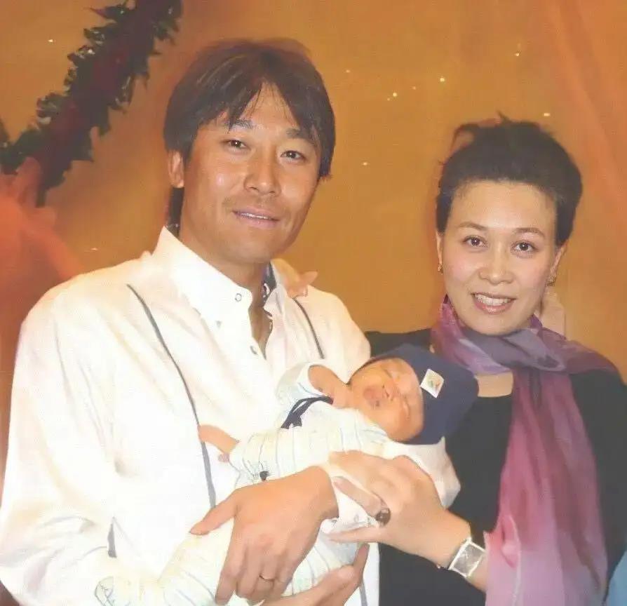 明星演唱會(huì )耳機，聽(tīng)覺(jué)盛宴中的獨特體驗之旅