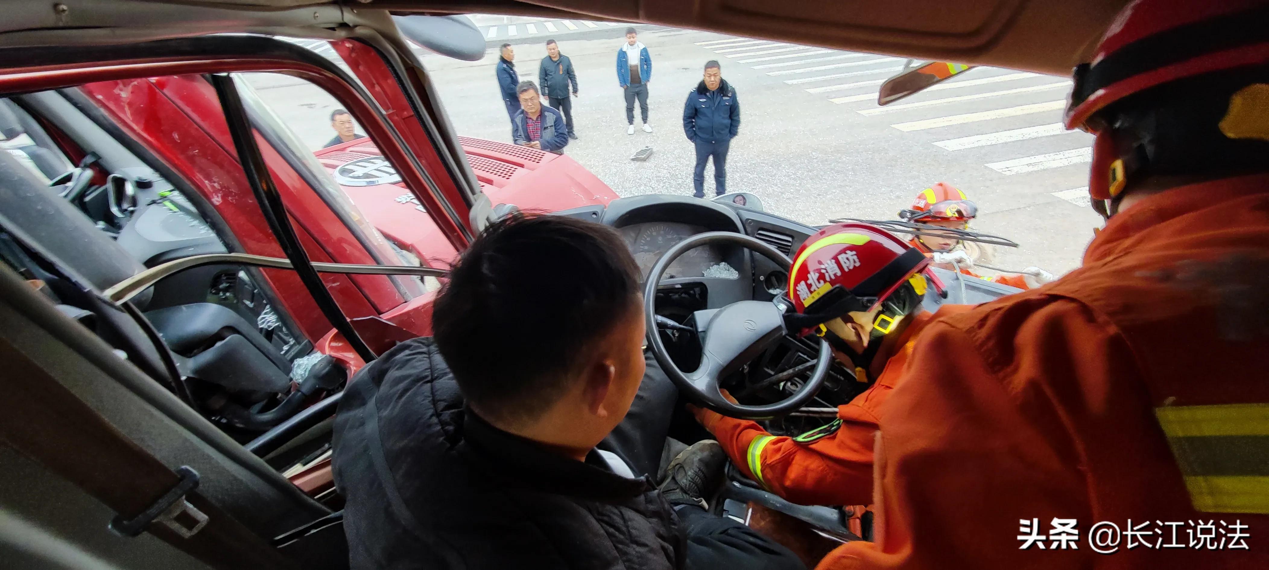 震撼！蘄春再現車(chē)禍悲劇，警鐘長(cháng)鳴——2025最新車(chē)禍新聞