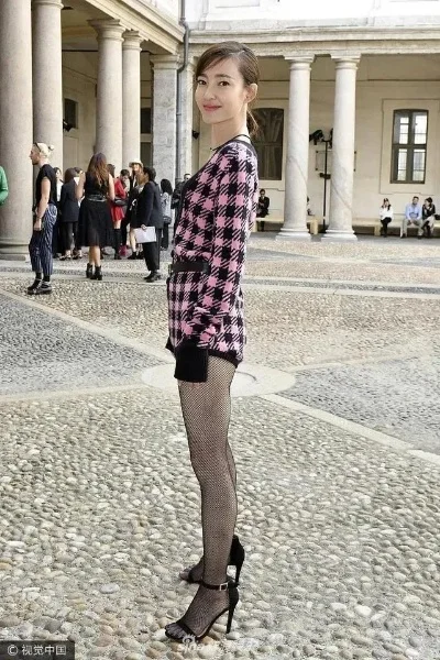 明星絲襪微博，變化中學(xué)習，自信成就夢(mèng)想之路