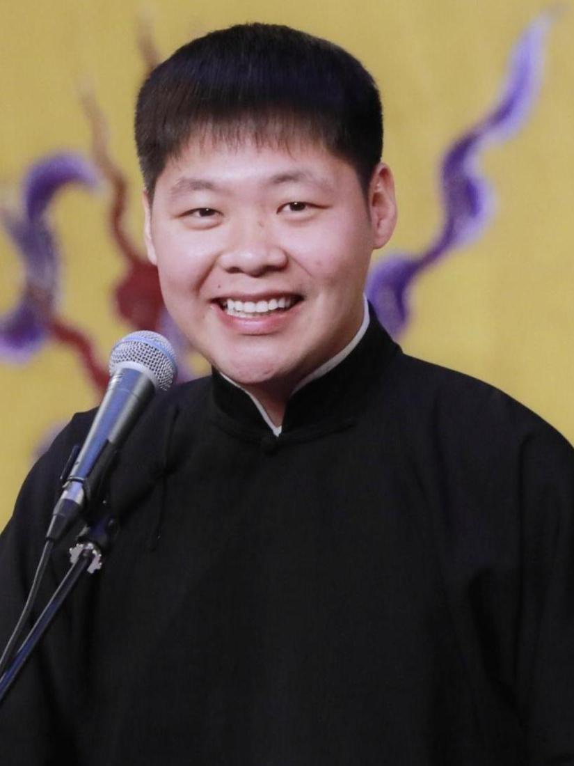 相聲演員鶴，傳承與創(chuàng  )新的藝術(shù)人生之旅