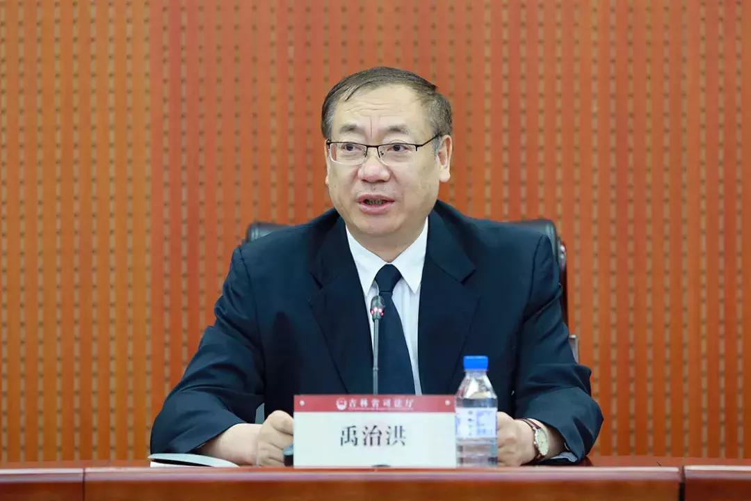 最新視頻廳，友情放映與家的溫馨時(shí)光