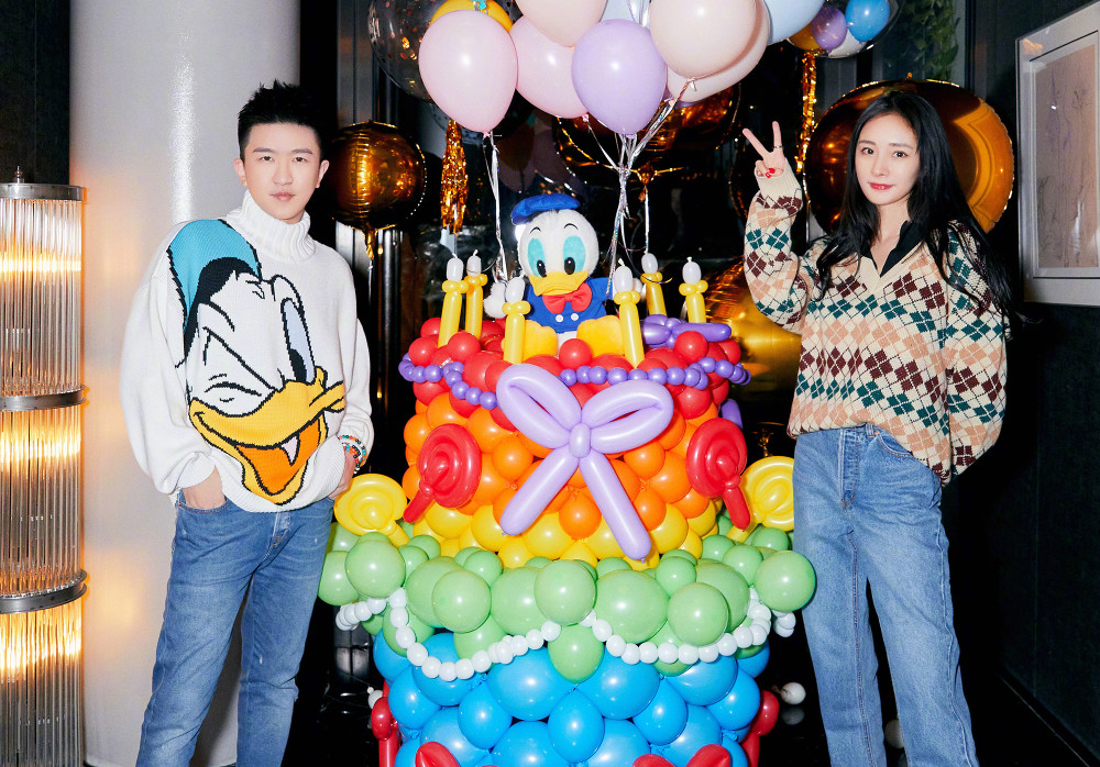 最新生日圖片分享，小巷深處的特色小店，生日探索之旅啟程！