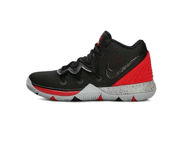 Nike歐文最新動(dòng)態(tài)，籃球鞋革新里程碑，科技與設計的完美融合