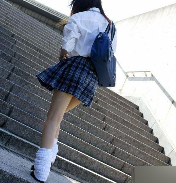最新女校服，時(shí)代變遷中的校園風(fēng)尚標志